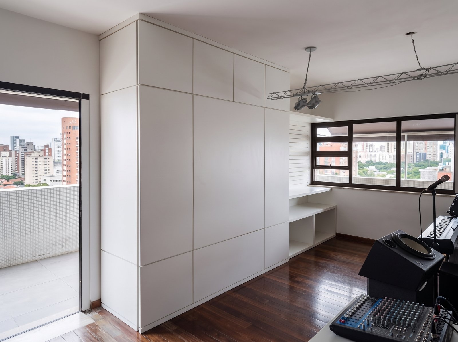 Painel de TV e home theater